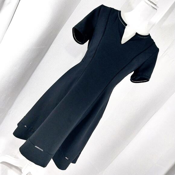 NWOT! BANANA REPUBLIC! ELEGANT BLACK PICOT TRIMMED "LITTLE BLACK DRESS!" SZ 6 - Picture 1 of 8